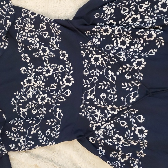 Maison Jules Cold Shoulder Dress 8 Navy White Floral - Picture 10 of 13